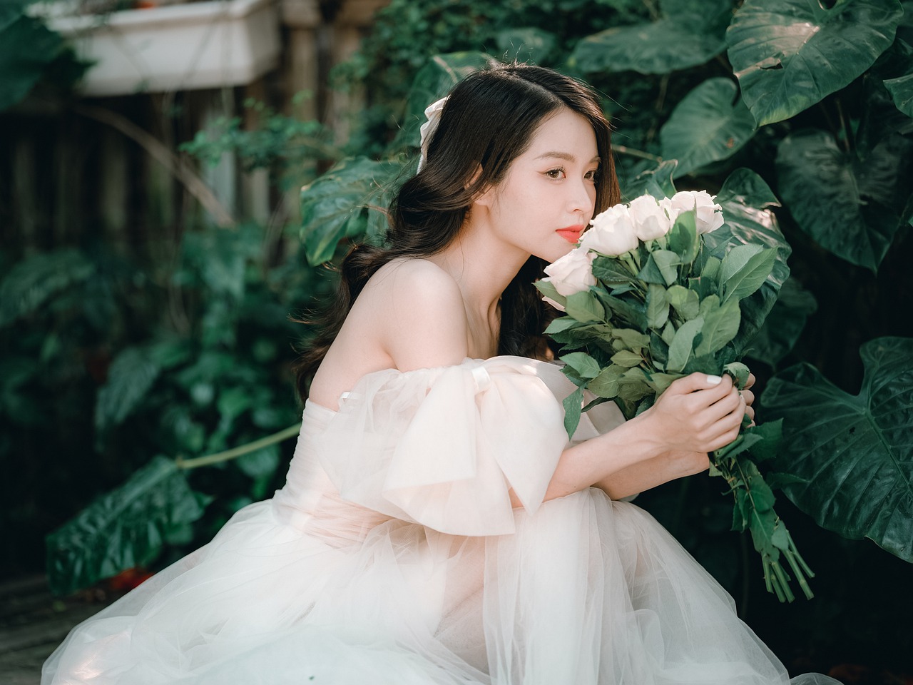 Choix de l'élégance : top 5 des robes de mariée à manches longues
